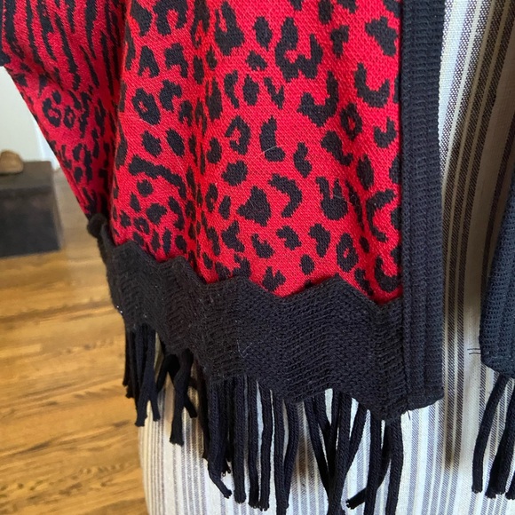 Sag Harbor Red and Black Animal Print Vest - Picture 2 of 5